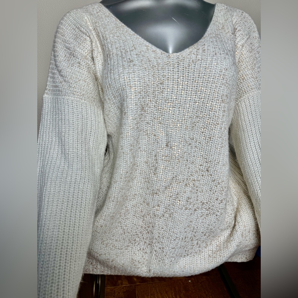 Mossimo Supply Co. Cream V-Neck Sweater
